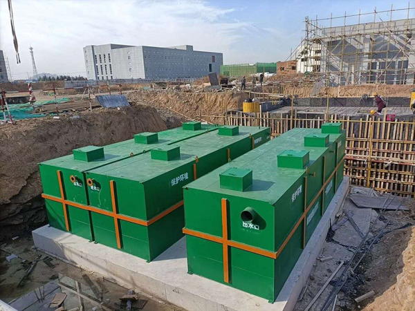 在日常生活中，可以說污水隨處可見，日常生活中產(chǎn)生的污水，簡稱“生活污水”。那生活污水該如何處理呢？